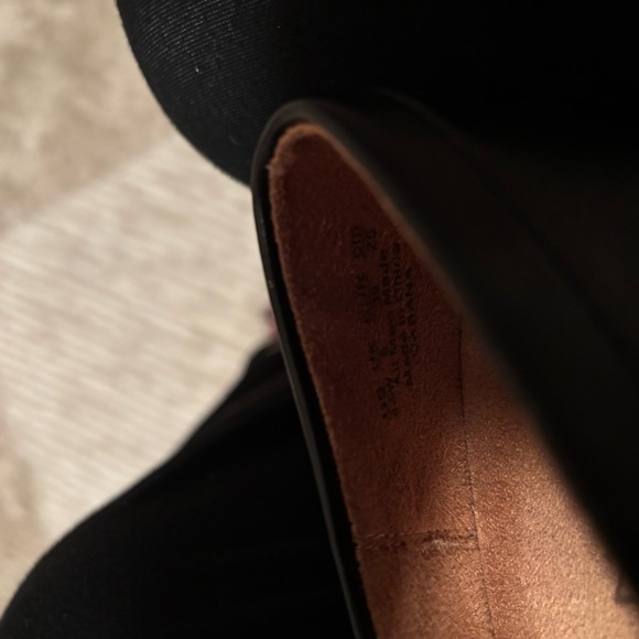 Naturalizer Black Loafers with Silver Chain Accent - Picture 4 of 4